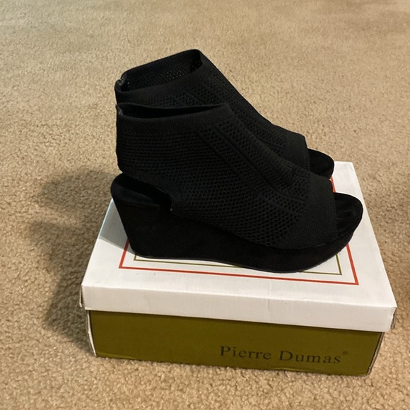 Women’s platform sandals, size 8 in black - Picture 4 of 8